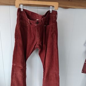 Levi's slim straight 514 corduroy burgundy